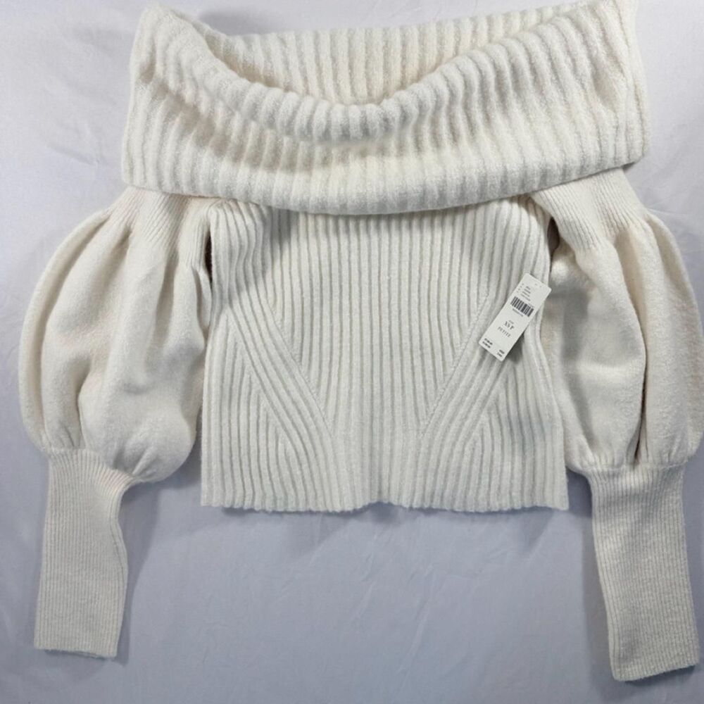 Anthropologie Women's Cream and White Jumper